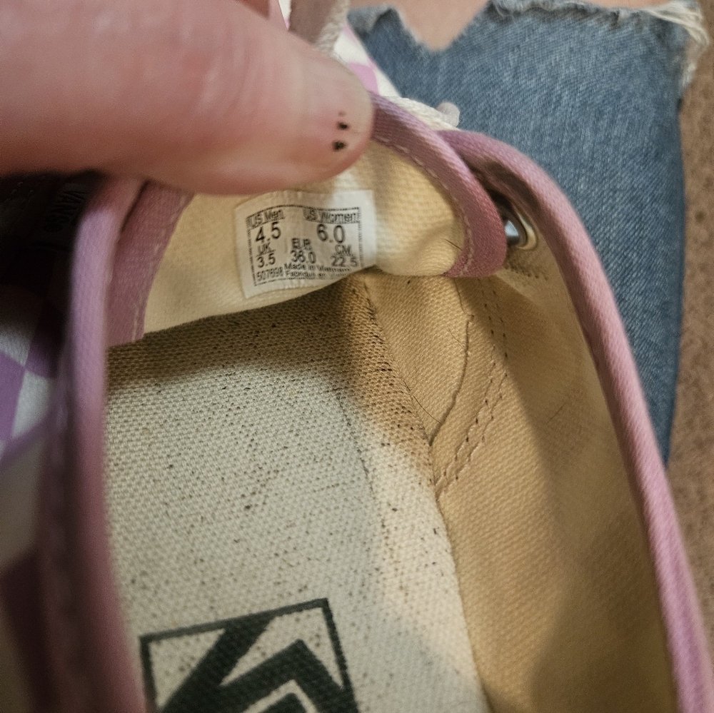 Vans - Picture 3 of 3